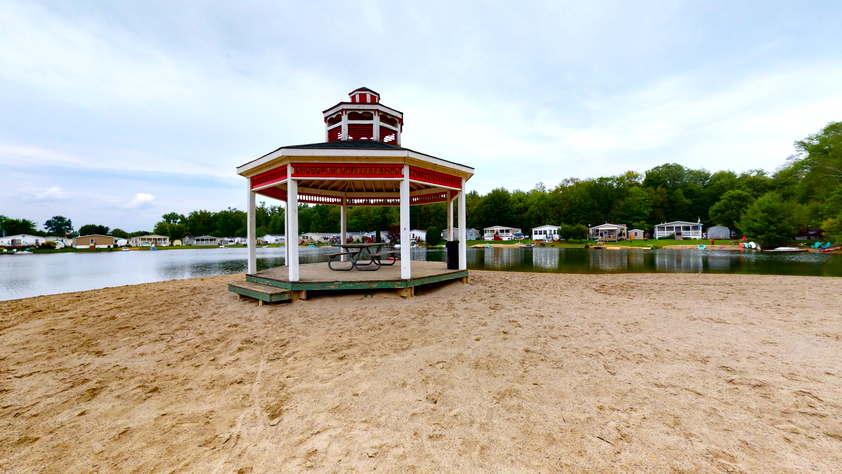 Pinewood on the Lake