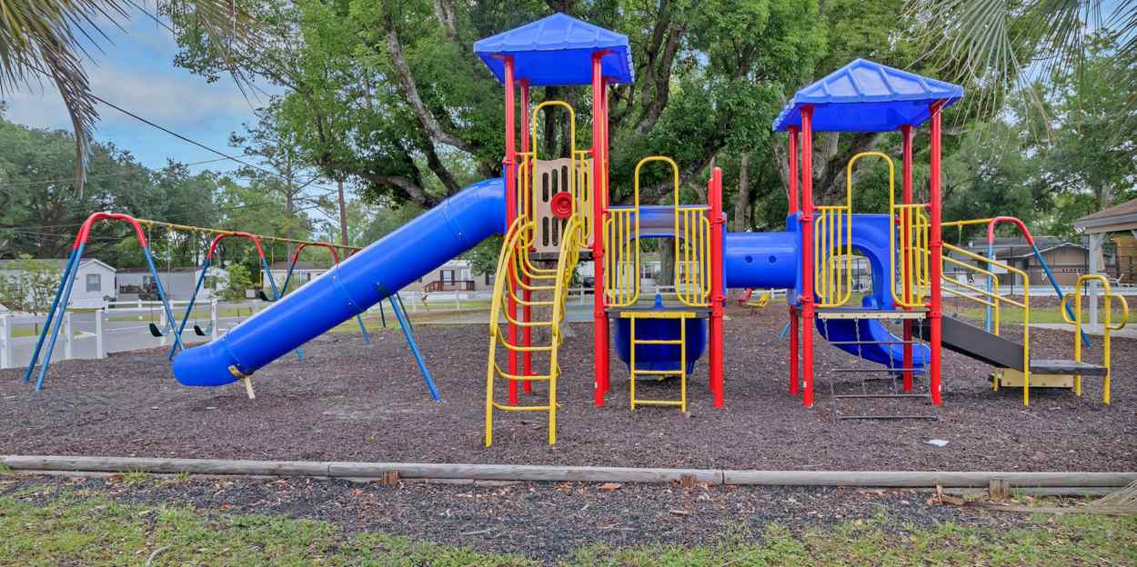 Woodland Estates (FL)